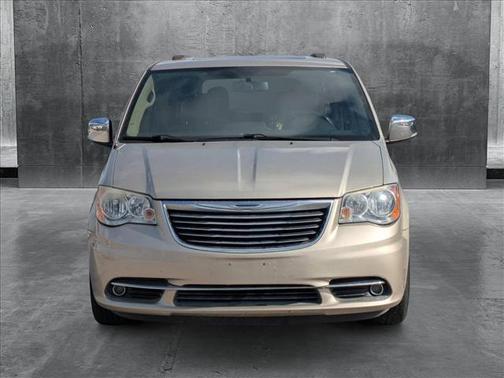 2016 Chrysler Town & Country Touring-L