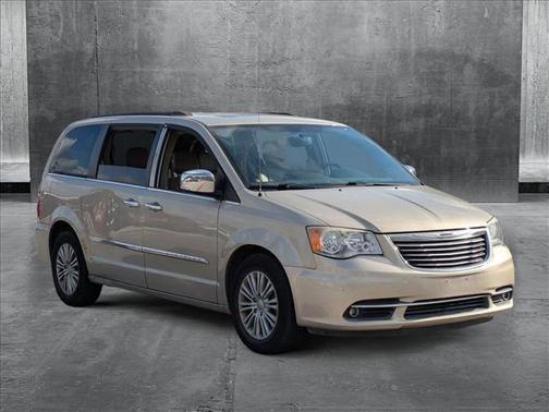 2016 Chrysler Town & Country Touring-L