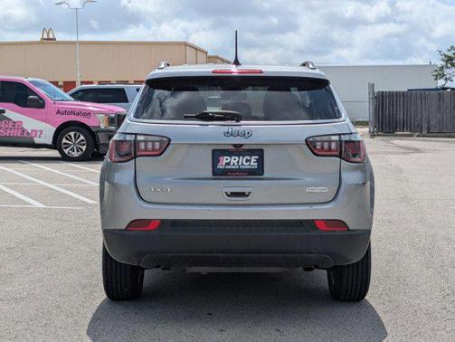 Baltic Gray Metallic Clearcoat 2024 Jeep Compass Latitude