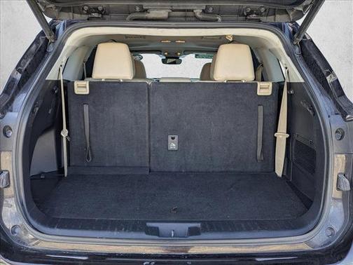 Opulent Amber 2020 Toyota Highlander XLE