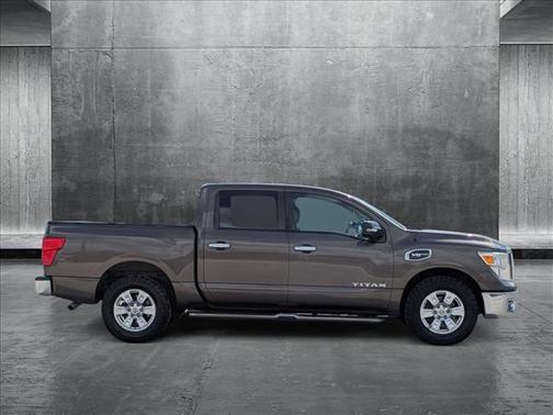 2017 Nissan Titan SV