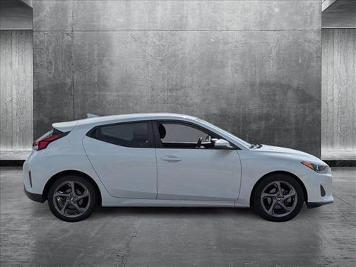2019 Hyundai Veloster 2