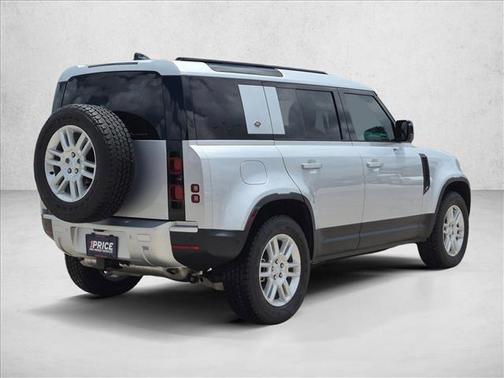 Hakuba Silver Metallic 2024 Land Rover Defender 110 P400 S
