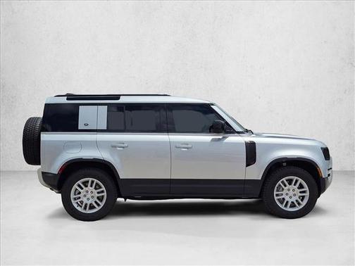 Hakuba Silver Metallic 2024 Land Rover Defender 110 P400 S