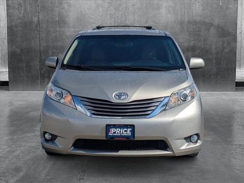 2017 Toyota Sienna XLE