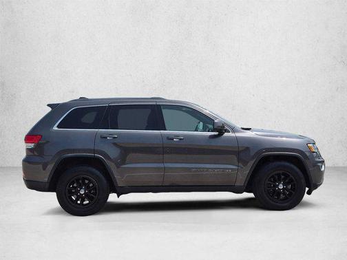 Granite Crystal Metallic Clearcoat 2020 Jeep Grand Cherokee Laredo