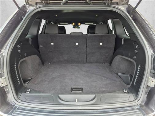 Granite Crystal Metallic Clearcoat 2020 Jeep Grand Cherokee Laredo