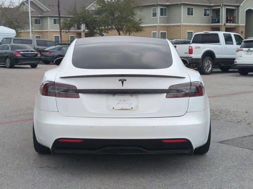 2021 Tesla Model S Plaid
