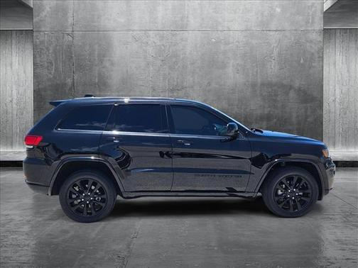 2022 Jeep Grand Cherokee Laredo