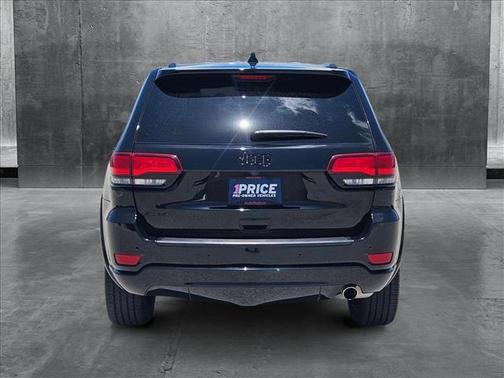 2022 Jeep Grand Cherokee Laredo