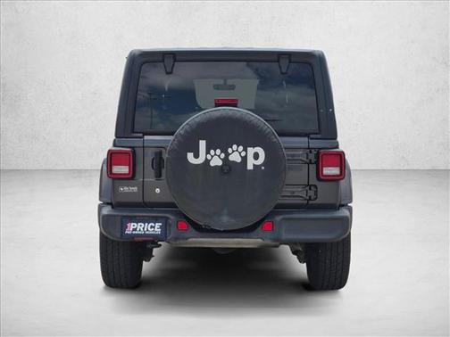 Granite Crystal Metallic Clearcoat 2018 Jeep Wrangler Unlimited Sahara