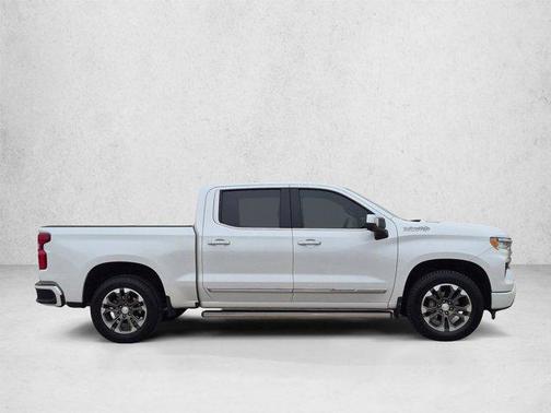 Iridescent Pearl Tricoat 2023 Chevrolet Silverado 1500 High Country