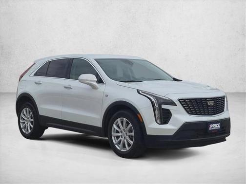 Crystal White Tricoat 2023 Cadillac XT4 Luxury