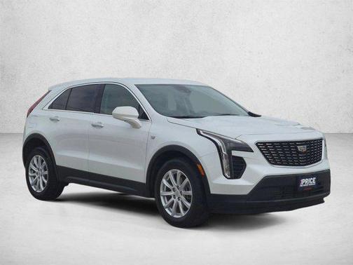 Crystal White Tricoat 2023 Cadillac XT4 Luxury