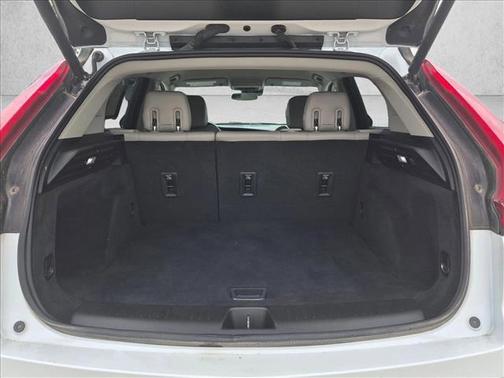 Crystal White Tricoat 2023 Cadillac XT4 Luxury