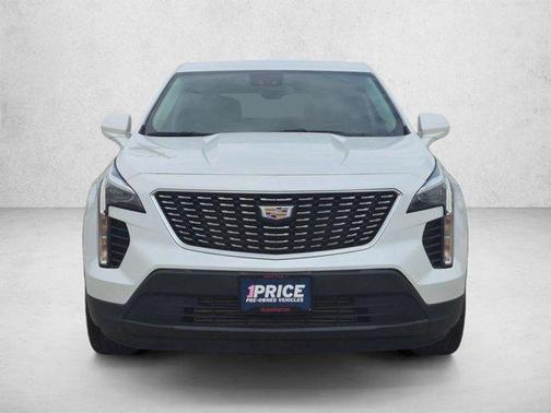 Crystal White Tricoat 2023 Cadillac XT4 Luxury