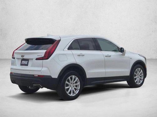 Crystal White Tricoat 2023 Cadillac XT4 Luxury
