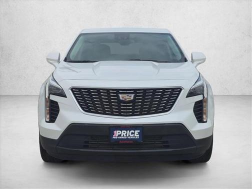 Crystal White Tricoat 2023 Cadillac XT4 Luxury