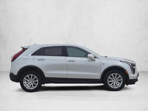Crystal White Tricoat 2023 Cadillac XT4 Luxury