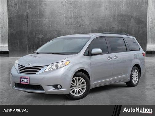 2017 Toyota Sienna XLE