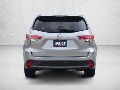 Silver Sky Metallic 2015 Toyota Highlander XLE