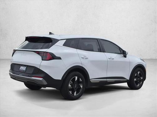 Glacial White Pearl 2026 Kia Sportage LX