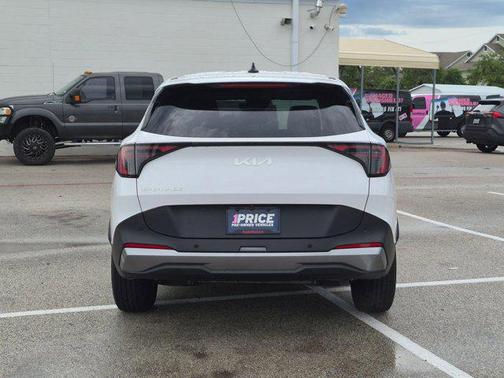 Glacial White Pearl 2026 Kia Sportage LX