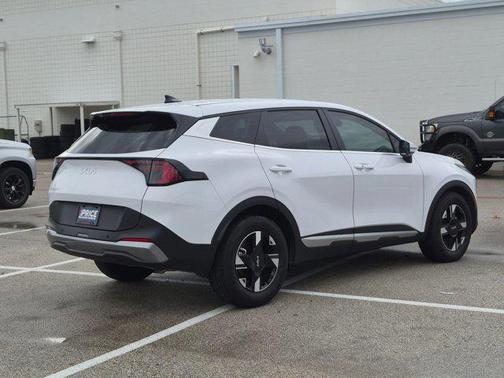 Glacial White Pearl 2026 Kia Sportage LX