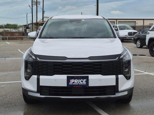 Glacial White Pearl 2026 Kia Sportage LX