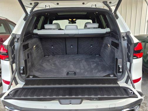 Alpine White 2024 BMW X5 sDrive40i