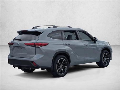 2023 Toyota Highlander Hybrid XLE