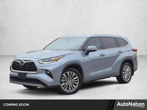 Moon Dust 2023 Toyota Highlander Platinum