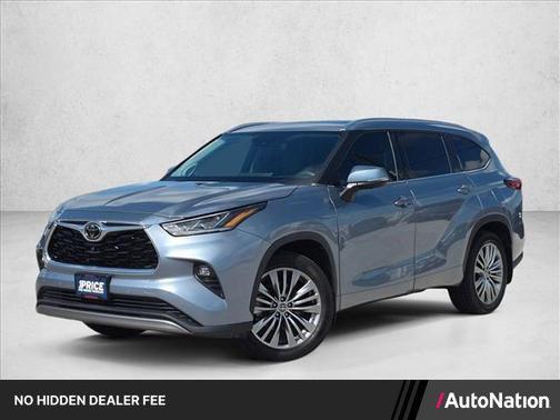 Moon Dust 2023 Toyota Highlander Platinum