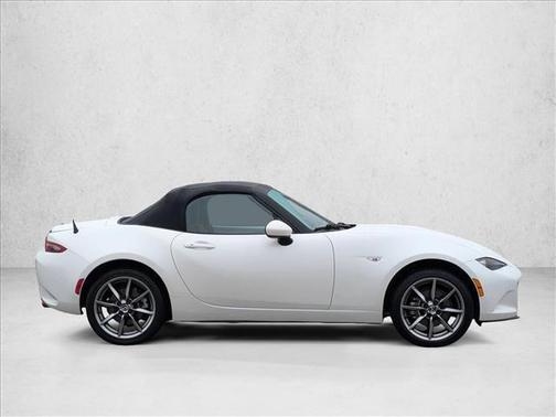 2022 Mazda MX-5 Miata Grand Touring