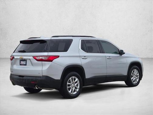 Silver Ice Metallic 2021 Chevrolet Traverse LT Leather
