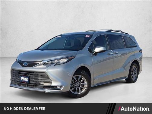 Celestial Silver Metallic 2021 Toyota Sienna XLE 8 Passenger