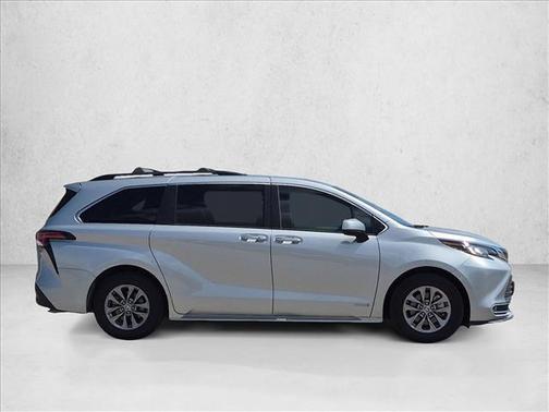 Celestial Silver Metallic 2021 Toyota Sienna XLE 8 Passenger