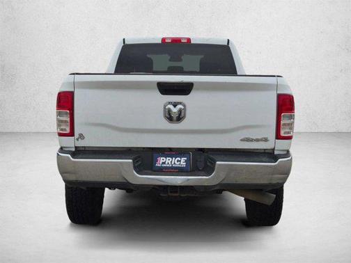 Bright White Clearcoat 2020 RAM 2500 Big Horn Crew Cab 4x4 8' Box