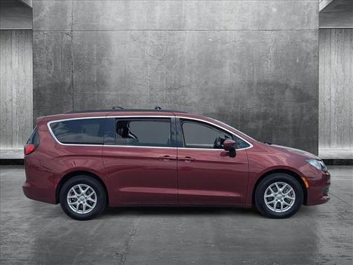 2020 Chrysler Voyager LXI