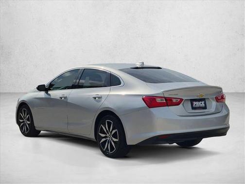 Silver Ice Metallic 2018 Chevrolet Malibu LT
