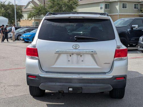 2011 Toyota Highlander SE