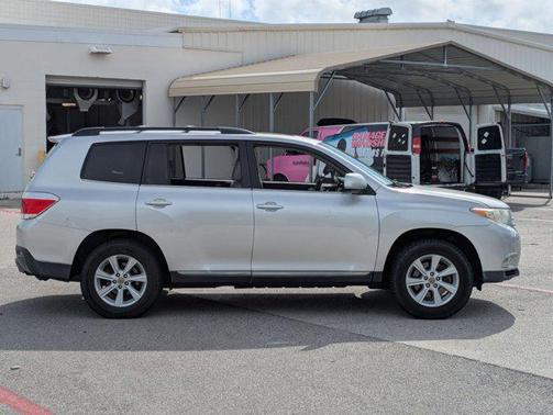 2011 Toyota Highlander SE