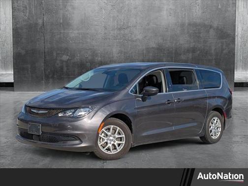 2023 Chrysler Voyager LX