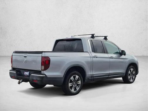 Lunar Silver Metallic 2017 Honda Ridgeline RTL