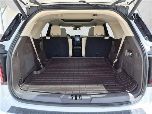 Star White Metallic Tri-Coat 2020 Ford Explorer Platinum