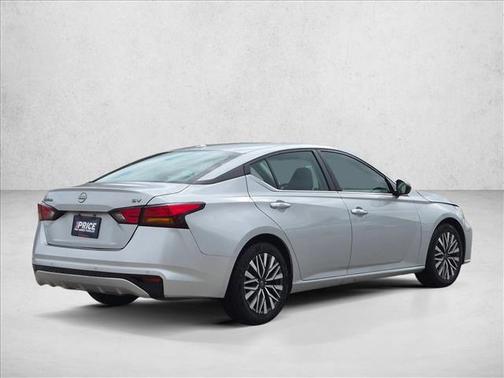 Brilliant Silver Metallic 2024 Nissan Altima 2.5 SV