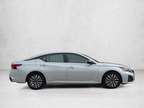 Brilliant Silver Metallic 2024 Nissan Altima 2.5 SV