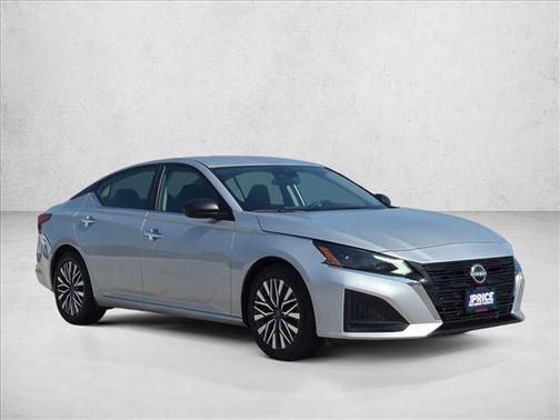 Brilliant Silver Metallic 2024 Nissan Altima 2.5 SV