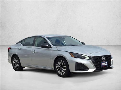 Brilliant Silver Metallic 2024 Nissan Altima 2.5 SV