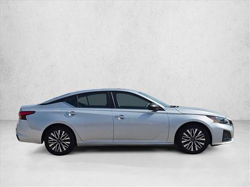 Brilliant Silver Metallic 2024 Nissan Altima 2.5 SV